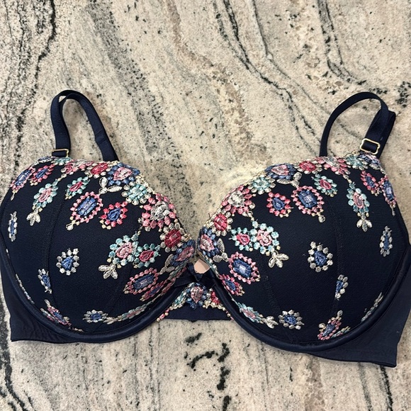 Victoria’s Secret Dream Angels push-up  Floral Embroidered Bra - Picture 1 of 5
